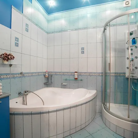 Modern Apartment On Mechnikova Street 18 Lviv Exterior photo